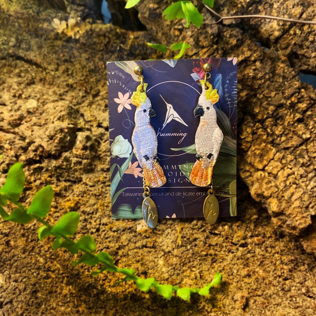 耳环 葵花凤头鹦鹉 巴丹 刺绣 防敏 耳夹 礼物 礼盒 生日 情人节 - 耳环/耳夹 - 绣线 白色