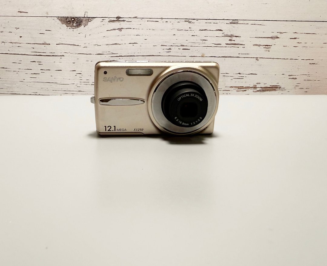 菁桐照相馆 SANYO X1250 数位相机 现货 - 相机 - 其他金属 银色