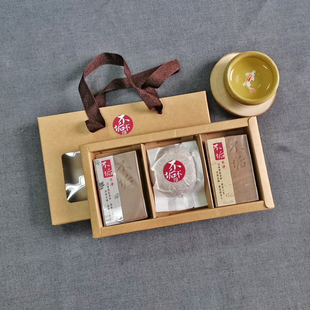 沉香洗发沐浴皂三入礼盒-固态洗发精 (任选) - 肥皂/手工皂 - 精油 咖啡色
