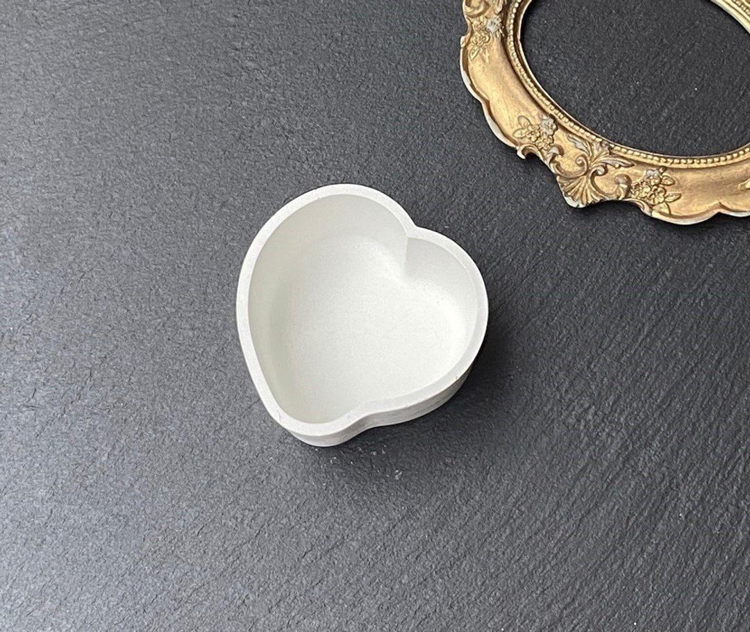 简约手作白色爱心水泥饰品盒 收纳盒 收纳饰品 快速出货 - 摆饰 - 水泥 白色