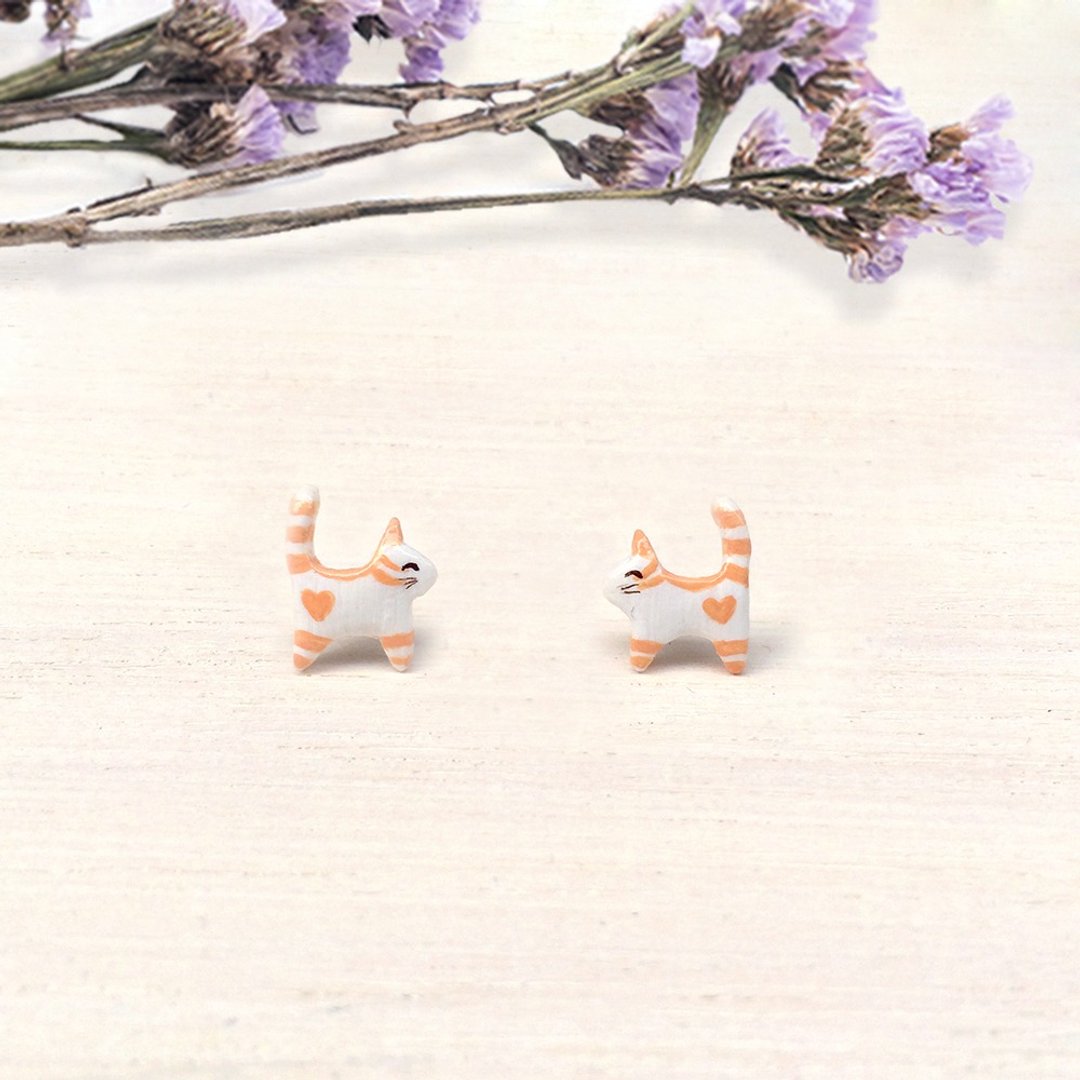 Tiny Orange Cat Earrings, Cat Stud Earrings, miniature cat, cat lover gifts - 耳环/耳夹 - 粘土 橘色