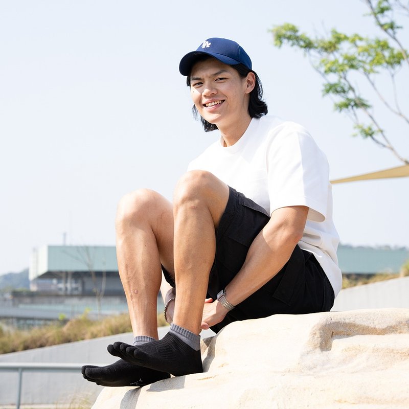 【日和ひより】立体足间五趾袜-曜黑灰-船型-L-除臭/厚底 - 袜子 - 棉．麻 