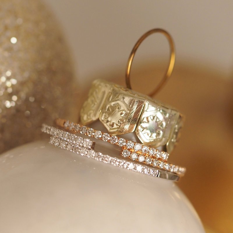 18K金钻石连环戒指 18K Gold Diamond Connected Band Ring - 戒指 - 贵金属 