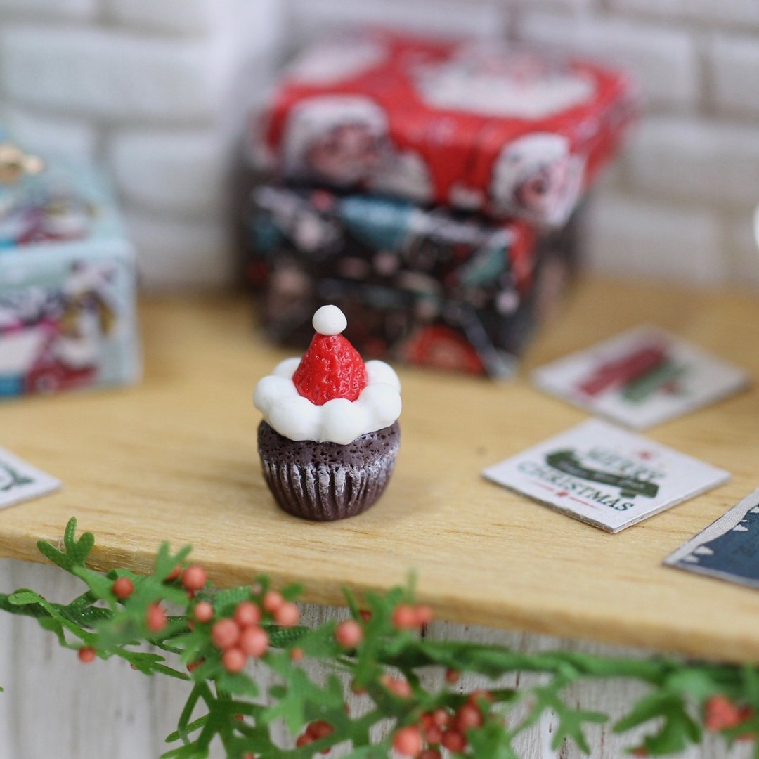 袖珍圣诞甜点耳环-垂吊式 Miniature Christmas Dessert Earring - 耳环/耳夹 - 粘土 多色