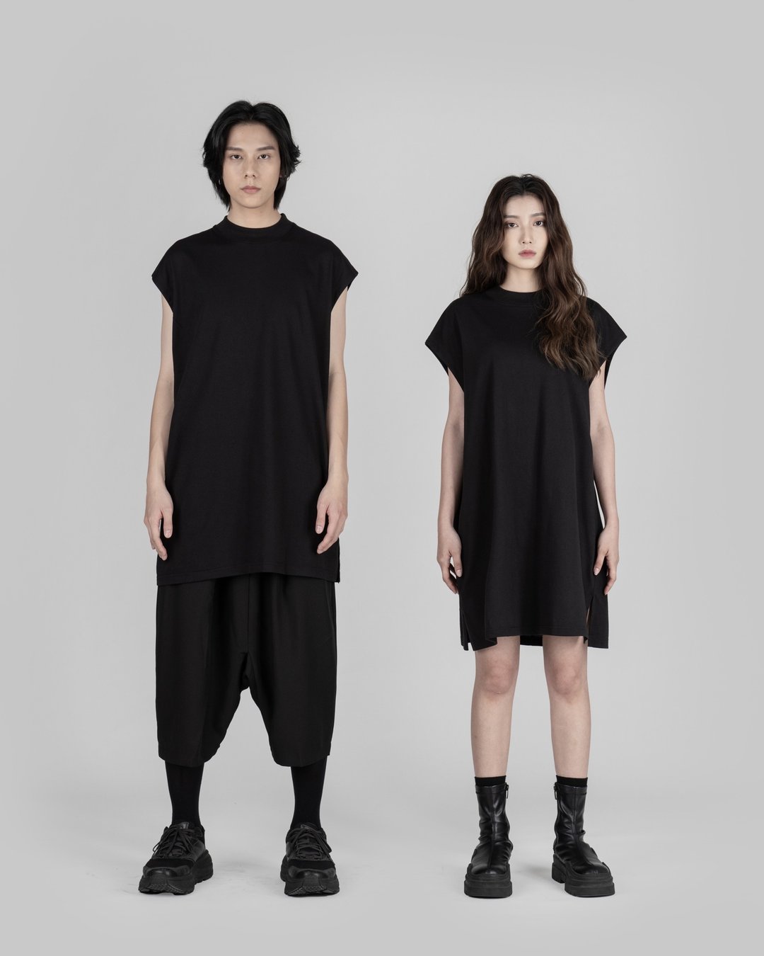 MUKK DESIGN 微立领宽肩背心 - 男装背心 - 棉．麻 黑色
