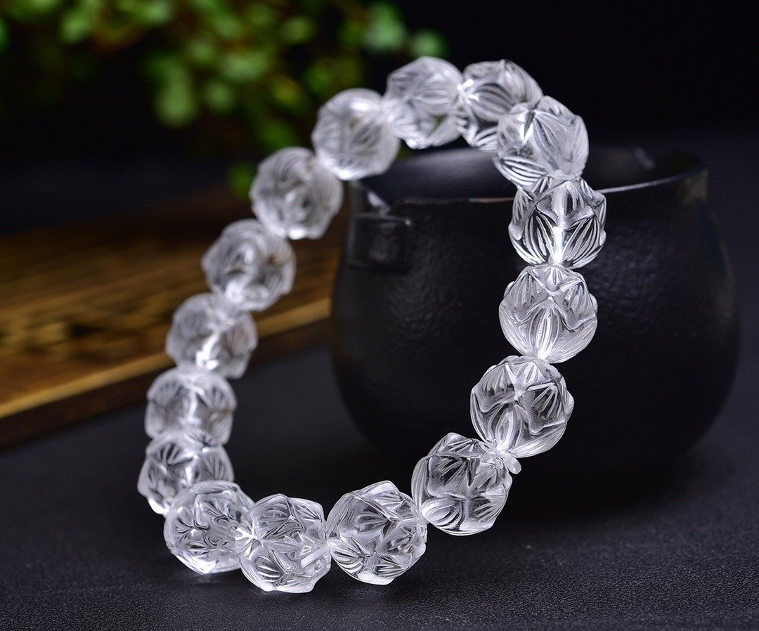 纯天然白水晶莲花珠手链 规格13MM 很显肤色 增加能量聚集 - 手链/手环 - 水晶 