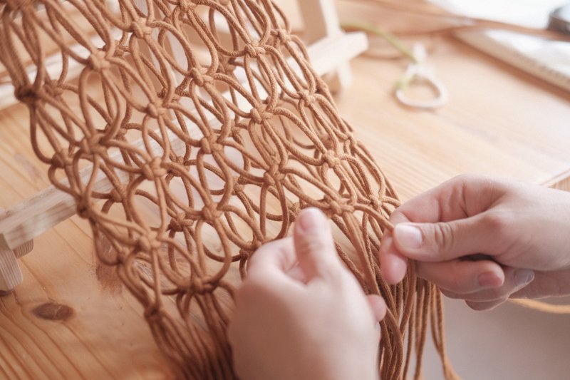 【台中】镂空窗花编织包 初学者 基础课程 - 编织/羊毛毡/布艺 - 棉．麻 