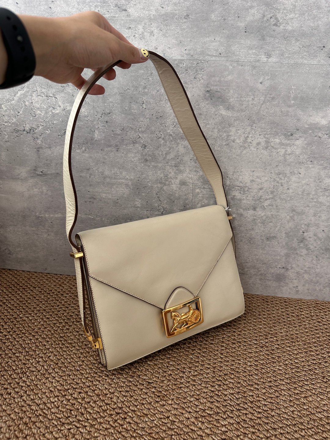 中古包 Celine思琳 大马车扣信封包 - 手提包/手提袋 - 真皮 卡其色