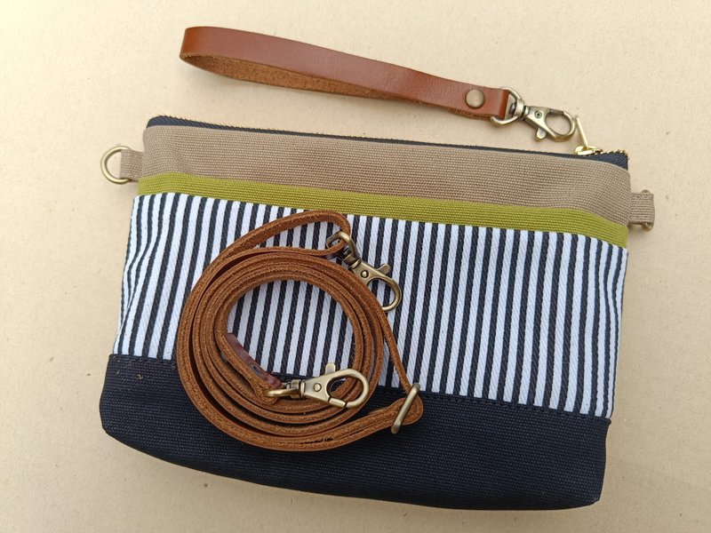 手拿包 Lovely Canvas Pouch and Crossbody, Striped Design 化妆包 /收纳袋 - 皮夹/钱包 - 棉．麻 卡其色