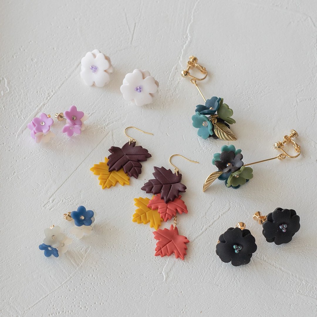 【週年慶 - Goody Bag】 -　3-piece set of leaves and flowers - 耳环/耳夹 - 塑料 多色