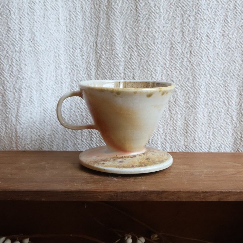 霞白 柴烧陶手冲滤杯 小 - 咖啡壶/周边 - 陶 白色