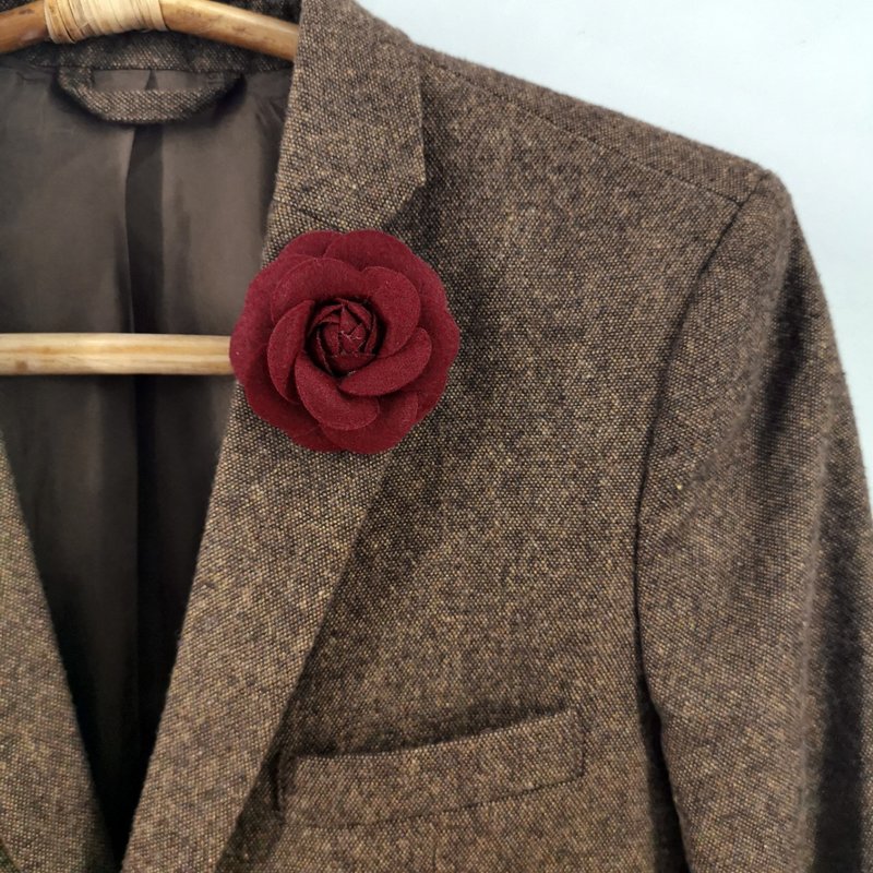 Red Felt Flower Lapel Pin/Brooch - 胸针 - 其他材质 红色