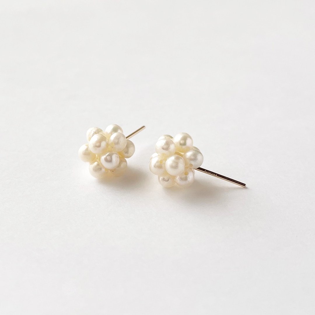 [14KGF] Freshwater pearl fleur earrings - 耳环/耳夹 - 珍珠 白色