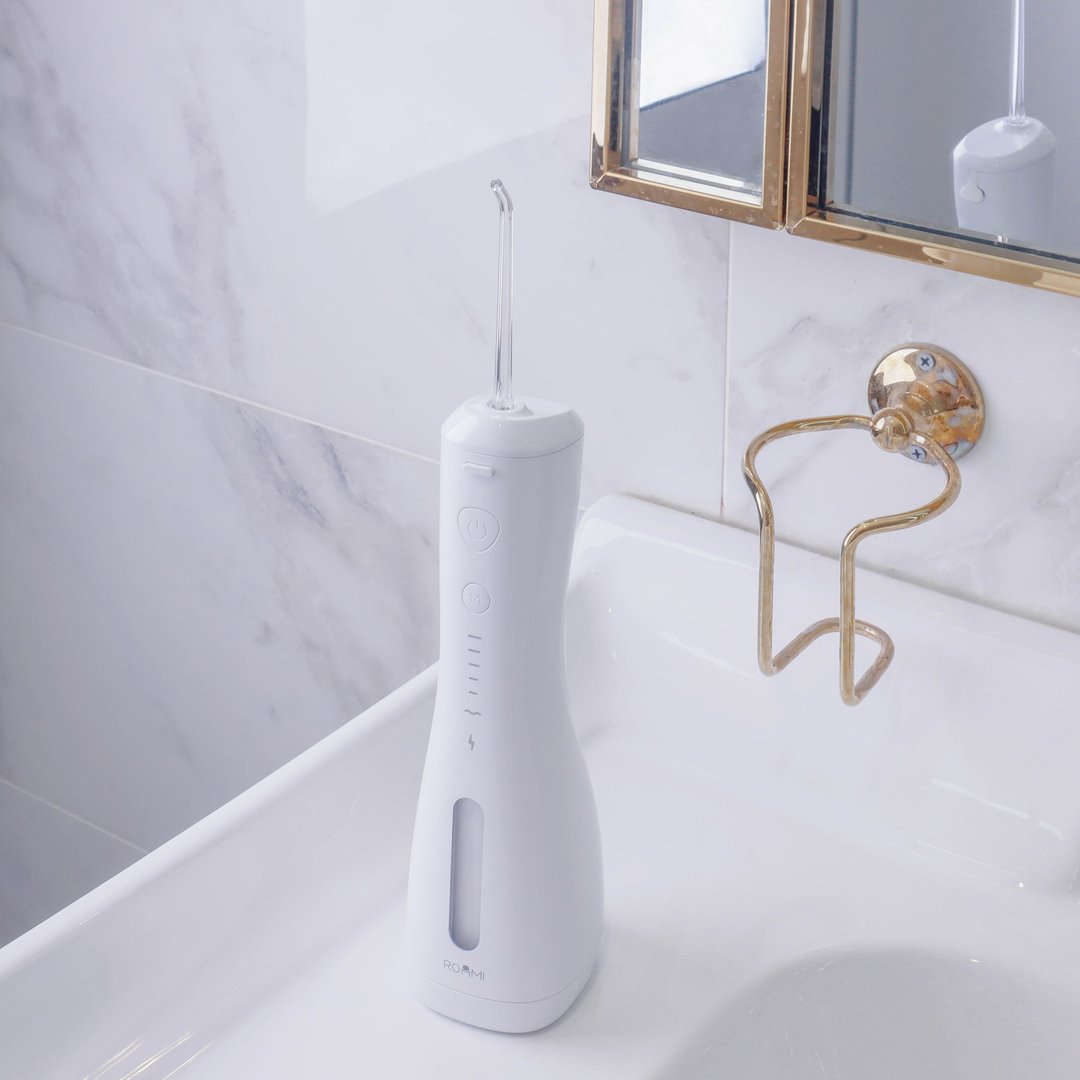 ROOMMI Clean plus 冲牙机 | 有效清洁齿间脏污、给你好口气 - 卫浴用品 - 其他材质 白色