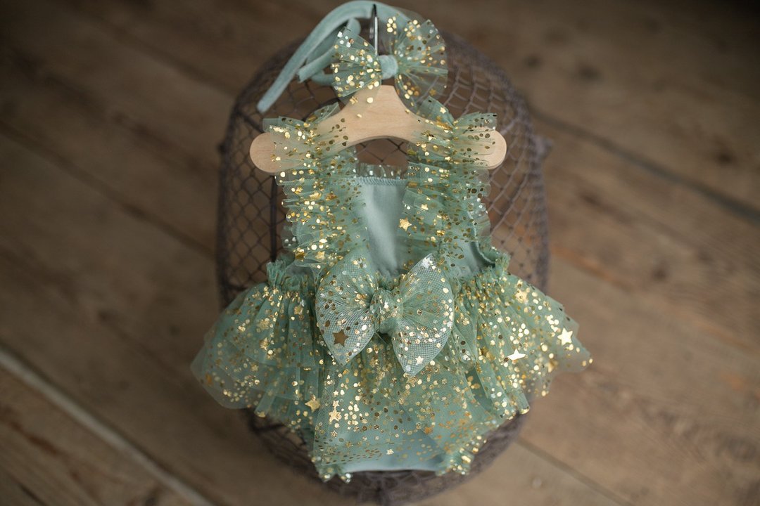 适合新生女孩的绿色连身衣：小女孩的完美服装 - 婴儿饰品 - 其他金属 绿色
