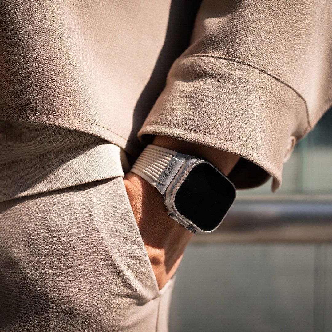 ESSENTIALS | 尚品液态硅胶表带 for Apple Watch 49/45/44/42mm - 表带 - 橡胶 白色