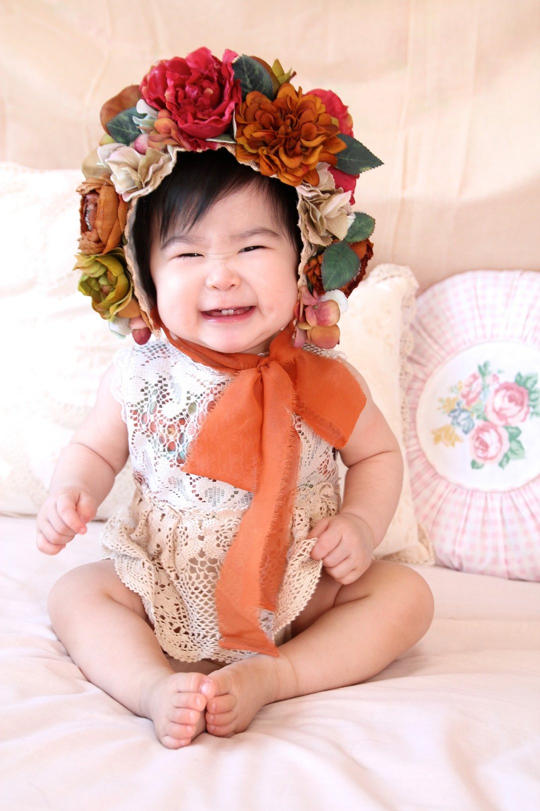 婴儿花帽 宝宝花帽 婴儿头饰 初生头饰 Flower Bonnet Newborn Bonnet 头饰 弥月礼物 弥月头饰 百日宴头饰 周歳生日礼物 初生拍摄 摄影道具 婴儿摄影道具 - 围嘴/口水巾 - 棉．麻 橘色