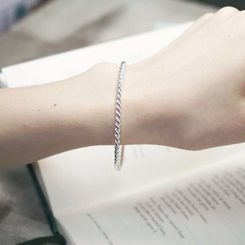 典雅麻花 O型手环 纯银手环 - 手链/手环 - 纯银 银色