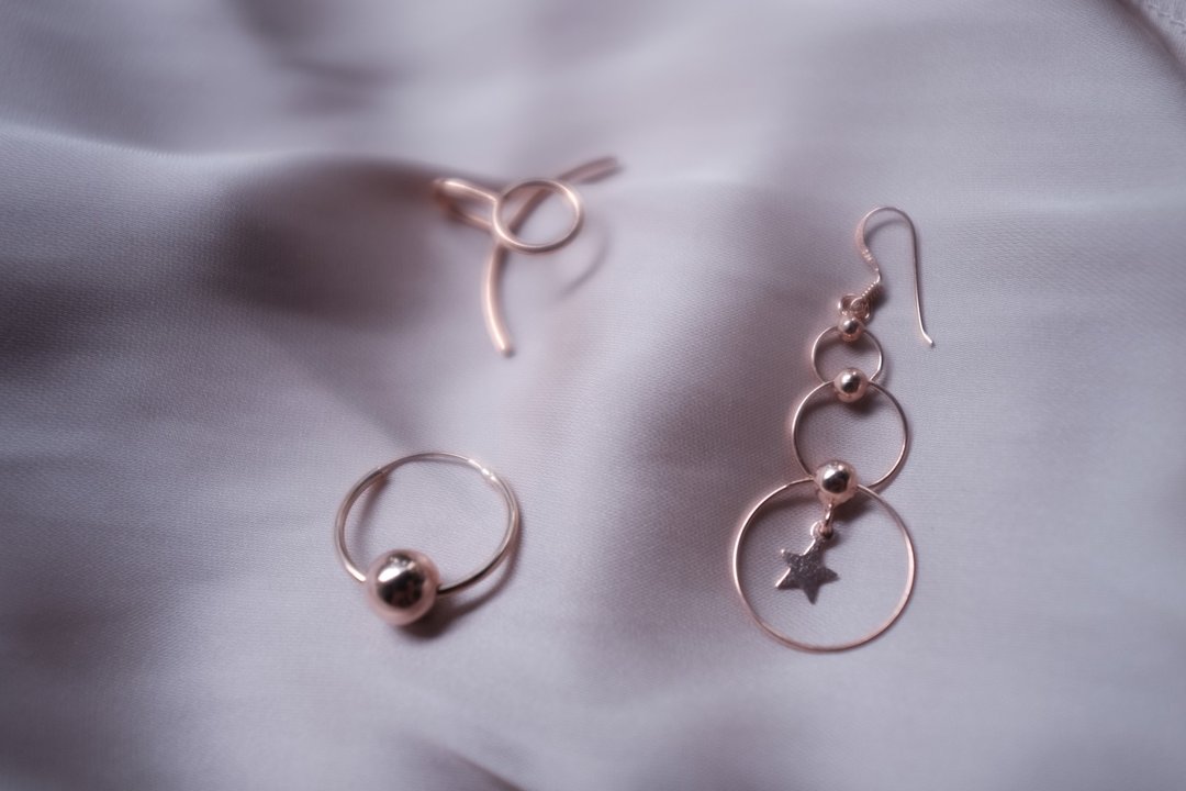 Classy earring set only 1 set unique - 耳环/耳夹 - 银 粉红色