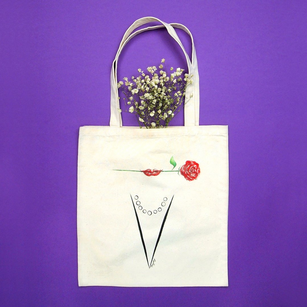 Lady A to Z on tote bag 手绘字母托特包－竖型 Q-Z - 侧背包/斜挎包 - 棉 白色