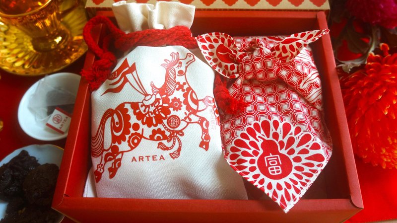 新年礼盒马年【 马上亨通 旺来富来】茶食礼盒(5款好茶+凤梨果干 - 茶 - 棉．麻 红色