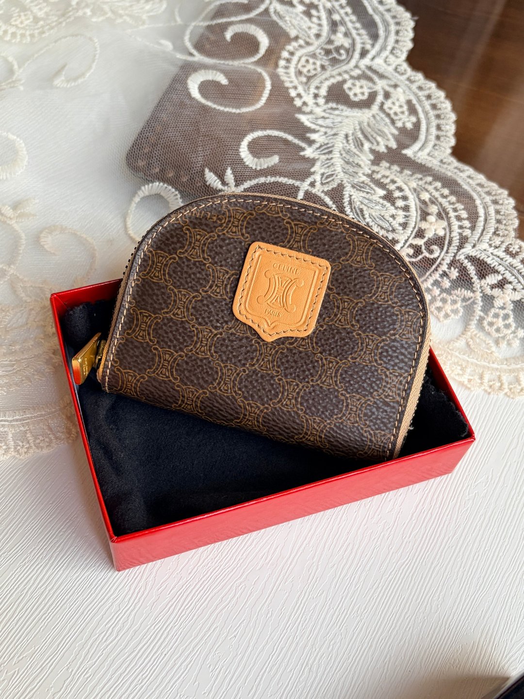 中古正品Celine Macdam凯旋门徽章半圆零钱包 coins bag 全新 - 零钱包 - 防水材质 咖啡色