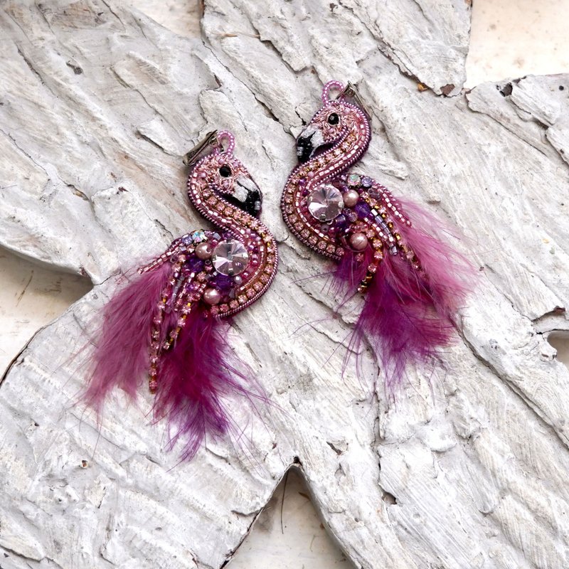 俄罗斯手工刺绣巴洛克风格红鹤羽毛耳环 - 耳环/耳夹 - 其他材质 金色