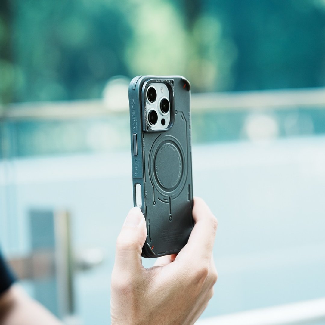 iPhone 16系列 Mecha未来元素磁吸防摔手机壳-绿 - 手机壳/手机套 - 其他材质 绿色