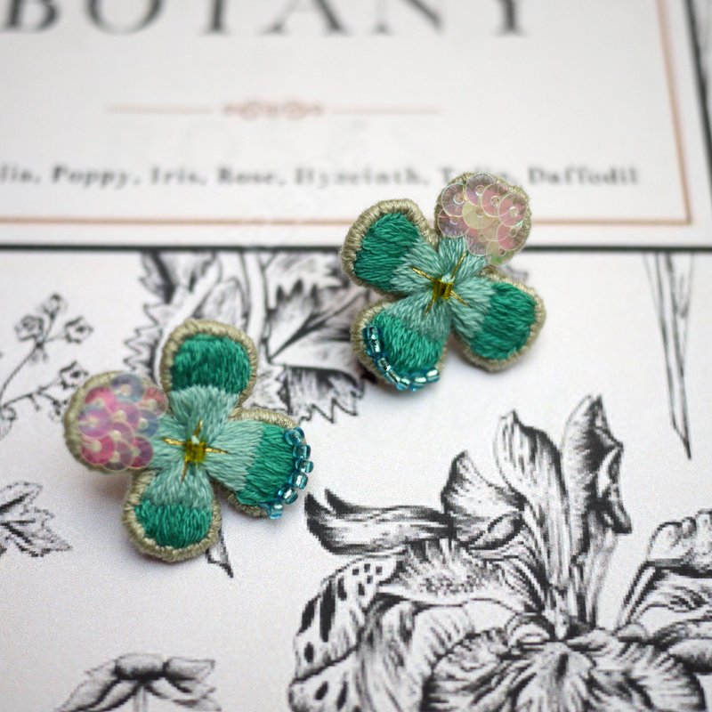 【花室培养手工刺绣】透明系刺绣耳环 - 耳环/耳夹 - 绣线 