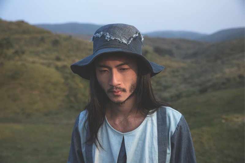 ANYGUY / Alan Hu 2017 S/S 不规则接布宽檐帽 - 帽子 - 棉．麻 蓝色