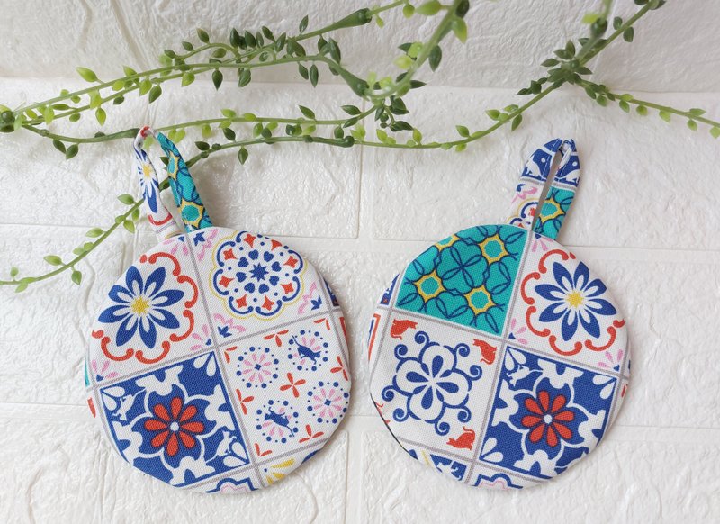 |Handmade|一组两片| 花砖小猫杯垫 |棉| 接单订制 - 杯垫 - 棉．麻 