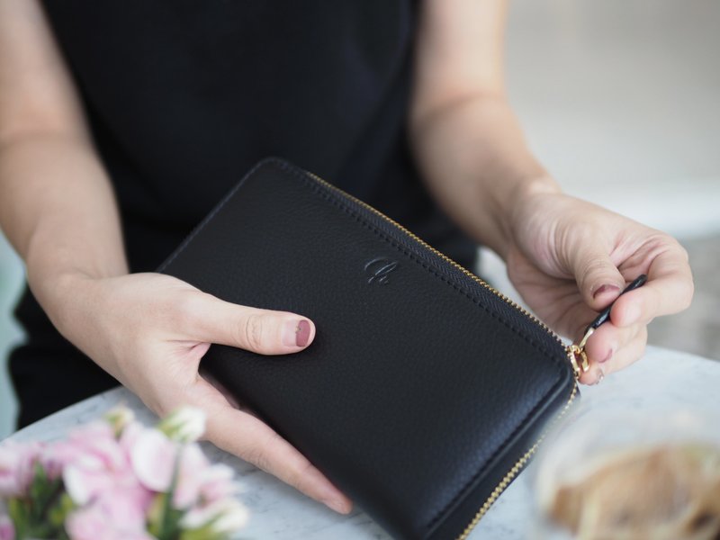 Classic wallet (Black) : Long zip wallet, cow leather - 皮夹/钱包 - 真皮 黑色