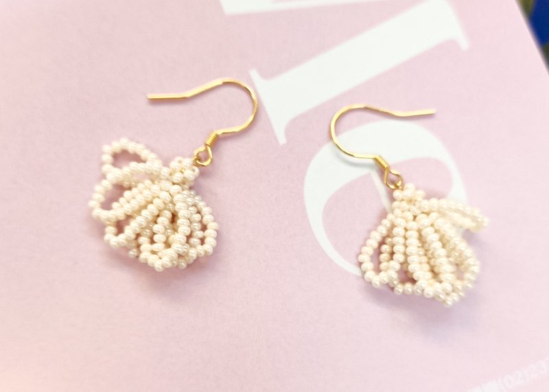 澄艺创饰/给女生多面向优点的18K包金纯银串珠水滴耳环 - 耳环/耳夹 - 纯银 白色