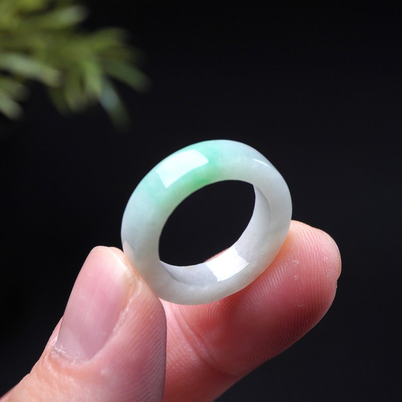 飘阳绿翡翠角戒戒指戒圈 | 国际13围 | 天然缅甸玉翡翠A货 | 送礼 - 戒指 - 玉石 绿色