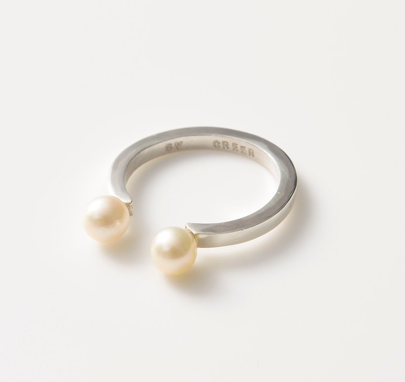 Pearl and circle ring - 戒指 - 其他金属 