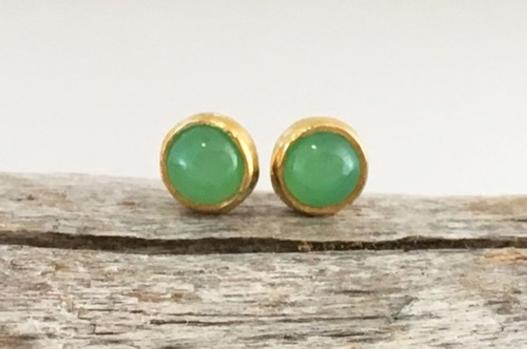 K24 Pure Gold + Chrysoprase Natural Chrysoprase Pure Gold Stud Earrings - 耳环/耳夹 - 其他金属 绿色