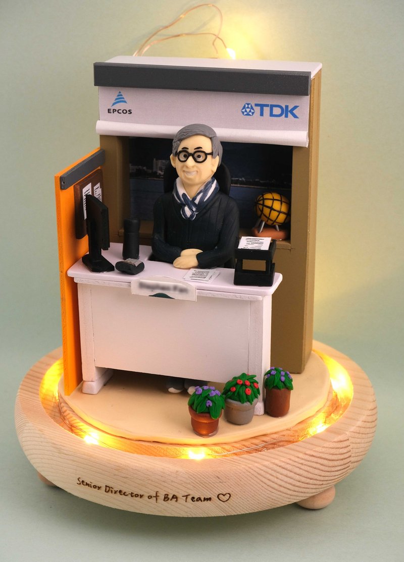 荣休记念小礼品,内有LED灯效,可定制名字.提供相片定制人物造型 - 摆饰 - 粘土 