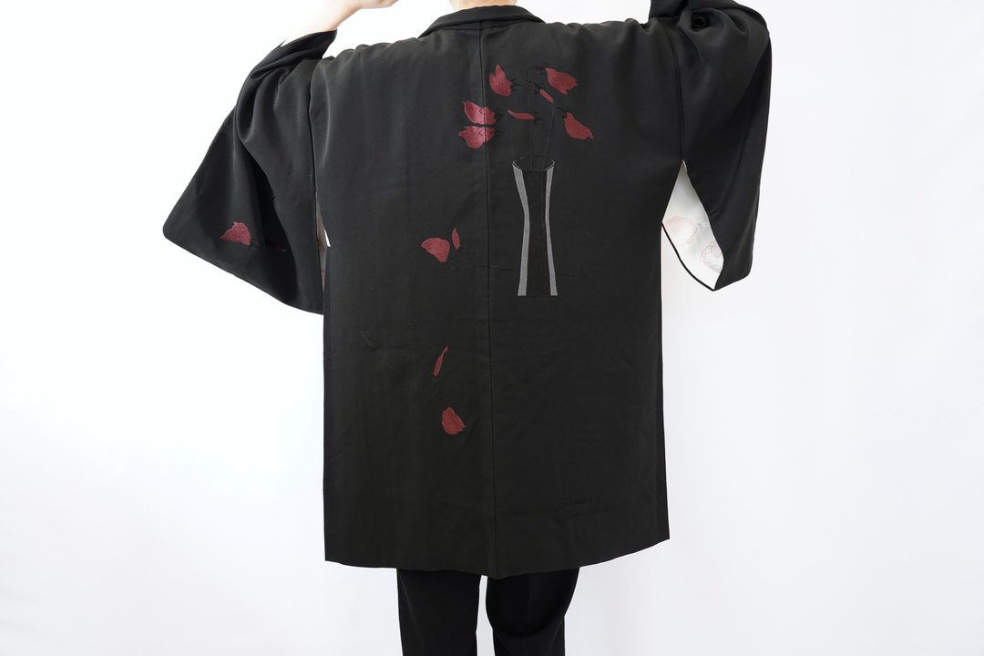 Japanese KIMONO, Embroidered kimono, black haori, authentic kimono - 女装休闲/机能外套 - 丝．绢 黑色