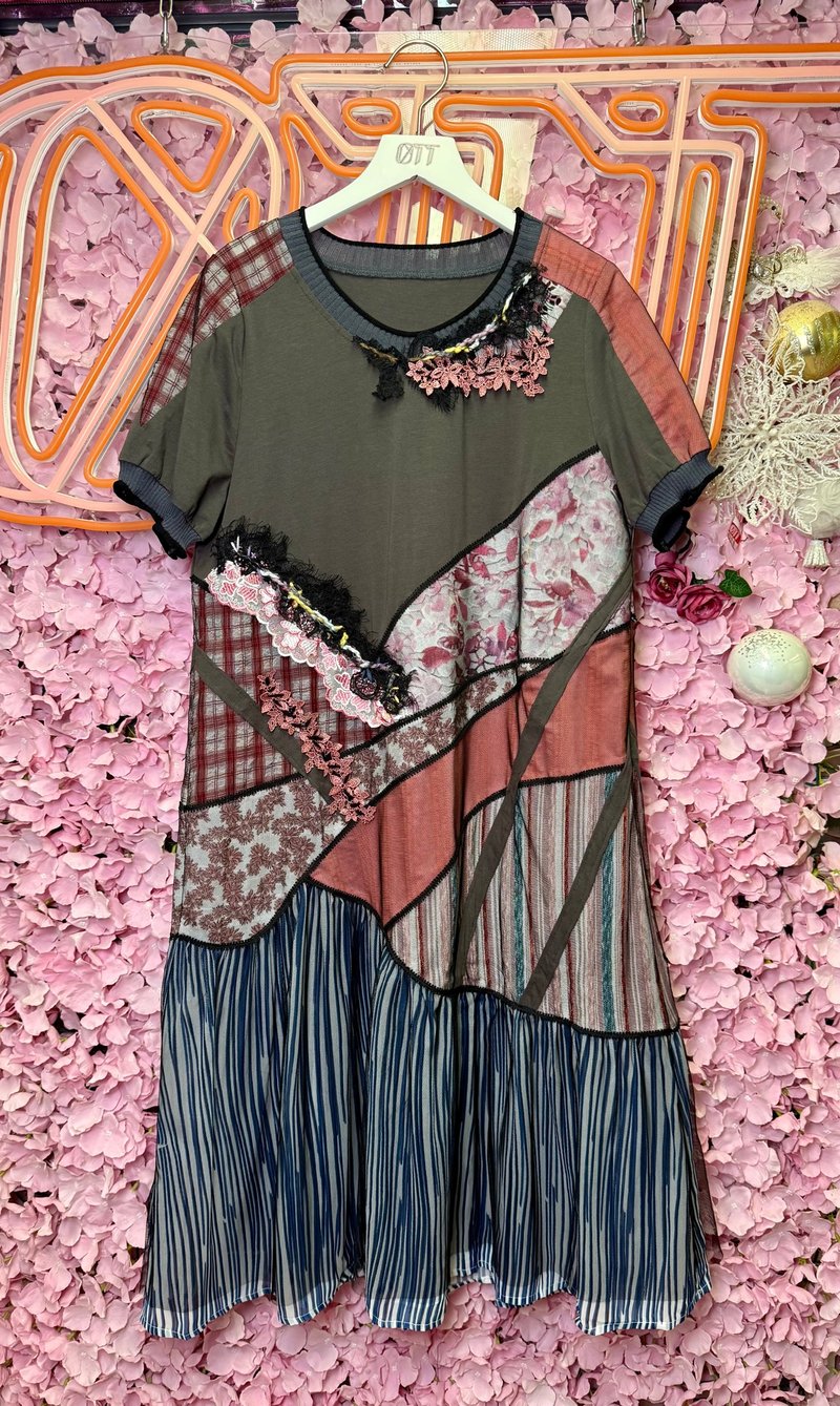 OTT 独一无二•Unique 日系红系拼花格仔刺绣立体连衣裙 - 洋装/连衣裙 - 棉．麻 红色