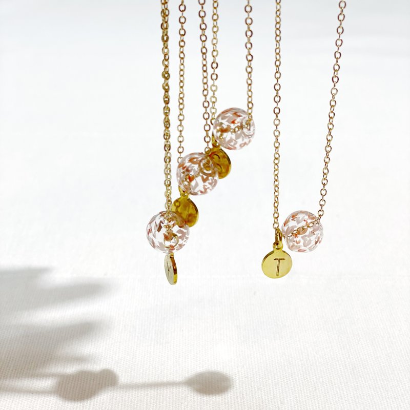 L'AMORE - 定制 玻璃彩绘 英文字母 项链 颈链 闺蜜姊妹伴娘礼物 - 项链 - 玻璃 粉红色