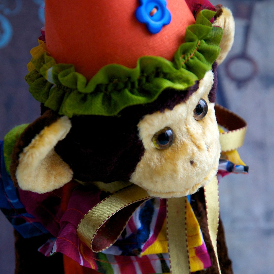Teddy monkey clown Marik created with vintage plush - 玩偶/公仔 - 其他材质 咖啡色