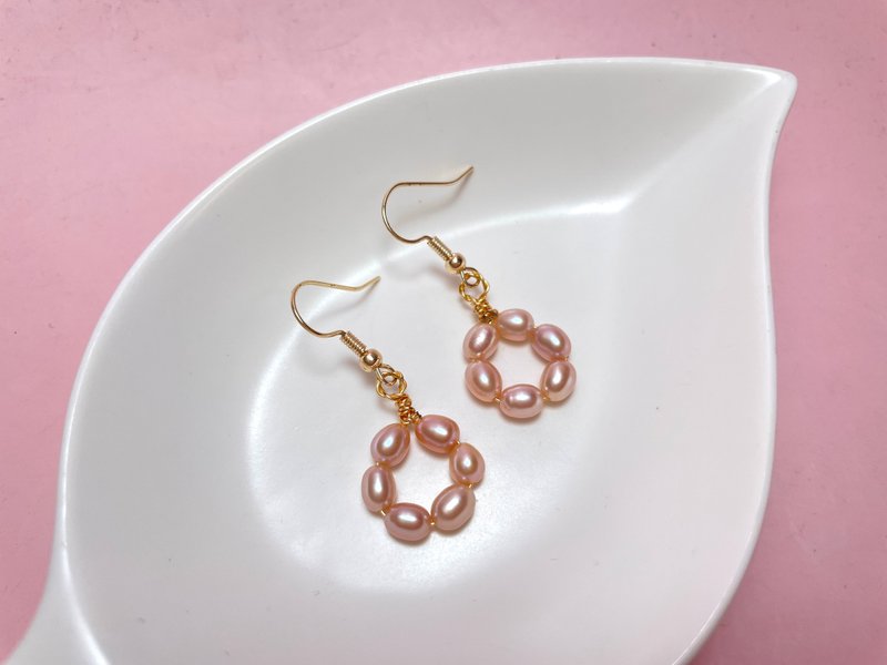 柔情花环 天然淡水珍珠 粉色珍珠 耳环 手作 - 耳环/耳夹 - 珍珠 粉红色