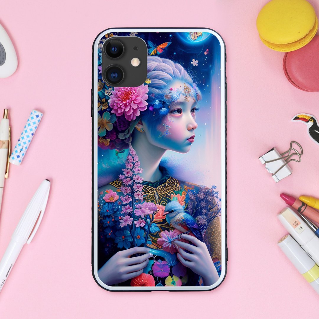 充满幻想、时髦华丽的可爱风女孩与鸟蝶花 手机壳【强化玻璃处理】适用于 iPhone16 - 手机壳/手机套 - 塑料 多色