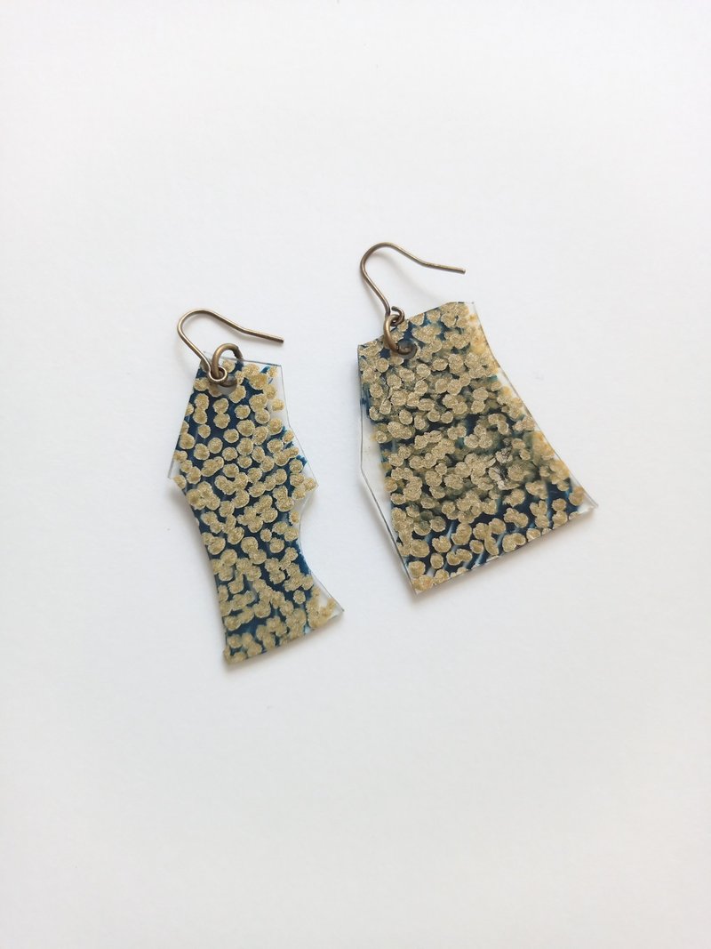 Hook earrings Colorful one-of-a-kind hand-painted Clip-On can be exchanged - 耳环/耳夹 - 塑料 金色