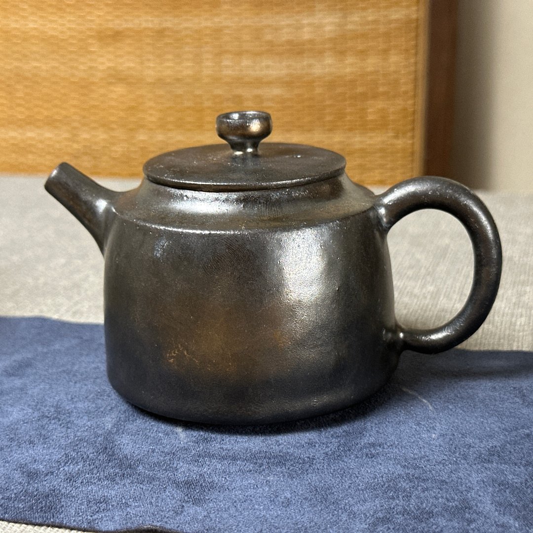 台湾名家周圣钧【釉变】手作黑金属流釉壶003 - 茶具/茶杯 - 陶 黑色