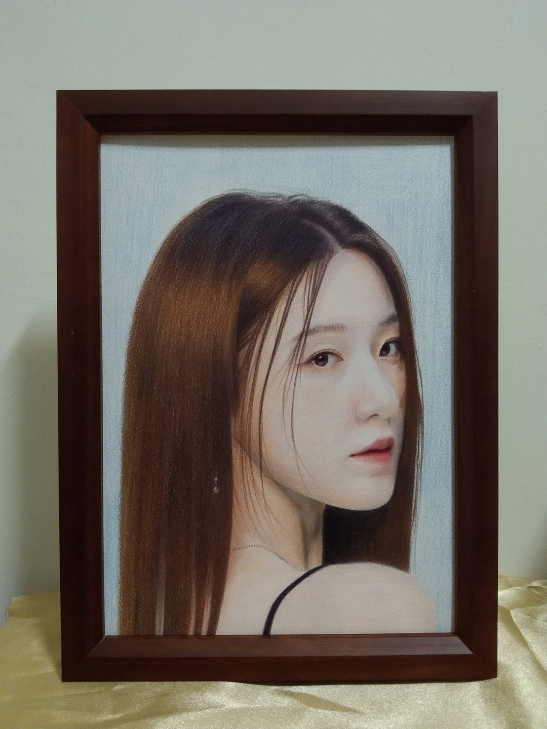 色铅笔画 - 好宾 / 人像画 / 女性半身 / 含框 - 订制画像 - 纸 