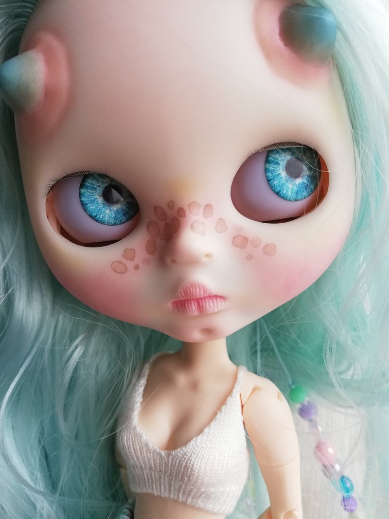 定制化 Blythe 娃娃 蓝发 OOAK 精灵娃娃 - 玩偶/公仔 - 塑料 蓝色