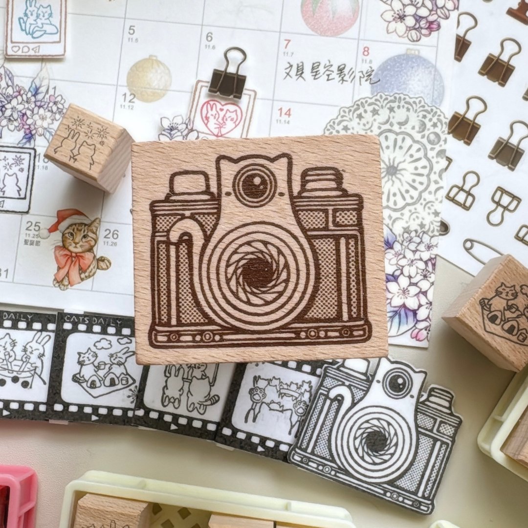 new / no.318 眨眼相机 Wink Camera 印章 - 印章/印台 - 木头 卡其色