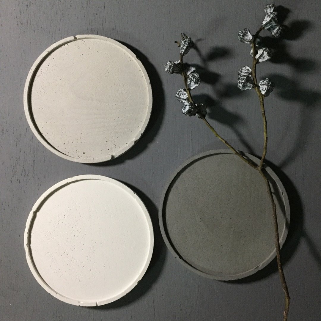 清水模作品 - 水泥大圆形置物碟 - 呈现水泥最原始颜色及质感 - 收纳用品 - 水泥 灰色