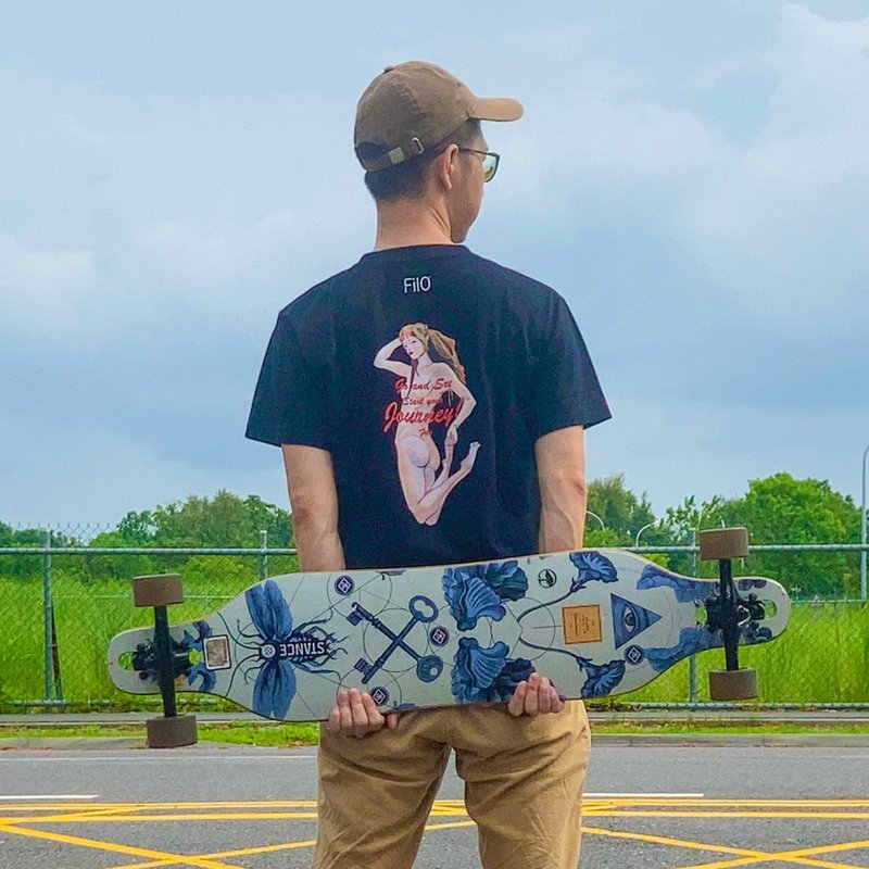 绯络(FILO) 复古风格手绘 PIN UP T SHIRT T衫 - 中性连帽卫衣/T 恤 - 棉．麻 黑色